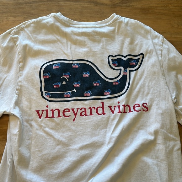 Vineyard Vines White Tee with Whale Graphic Show your GOP support - Picture 1 of 3